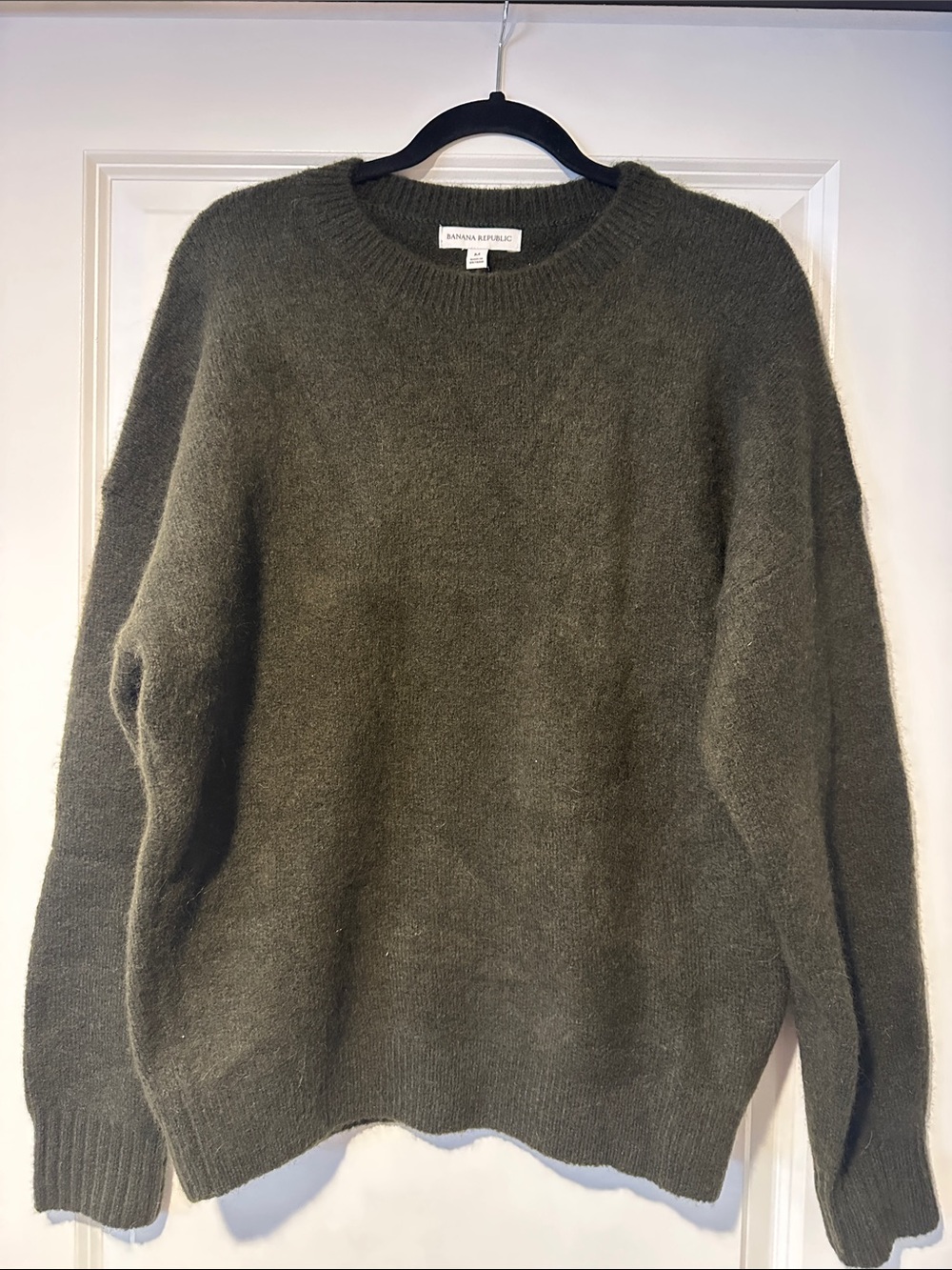 Banana Republic Men's Olive Green Crewneck Sweater